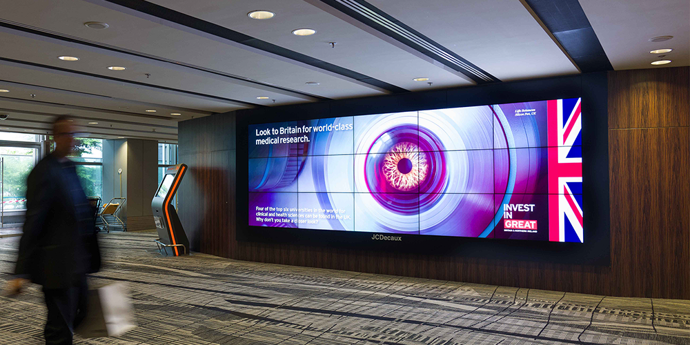 airport advertising Digital Displays in an airport